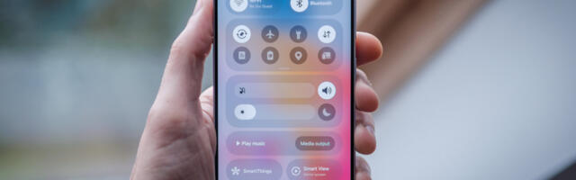 One UI 7 now lets you pick which corner brings up Quick Settings