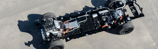 There’s a battery bigger than in most BEVs inside the Ramcharger hybrid