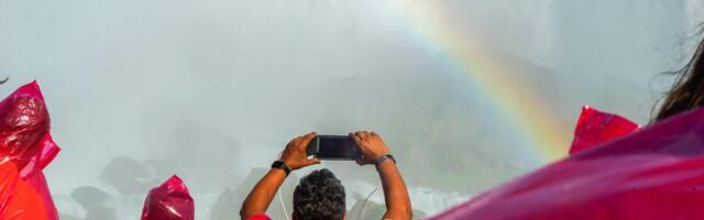 Disappointing photos show what it's really like to visit Niagara Falls in Canada