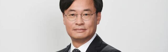 Samsung Electronics boss says it's betting on AI that blends into the background, not spectacle