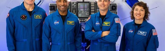 NASA will now allow astronauts to take their smartphones to space