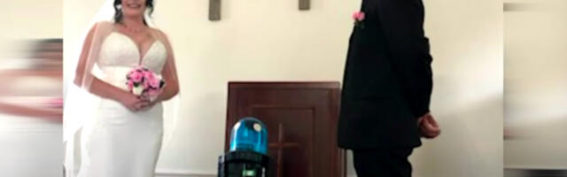 Colorado Couple Enlists ChatGPT as Wedding Officiant