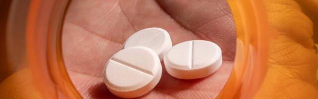 Eli Lilly is set to release a once-daily pill to rival Ozempic this year. People are losing 15 to 20 pounds on it, but there's a catch.