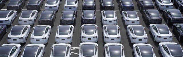 Tesla reverses sales decline in Q3, sells 50k more cars than it built