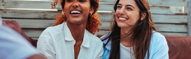 10 simple phrases that instantly make you more likable in conversation