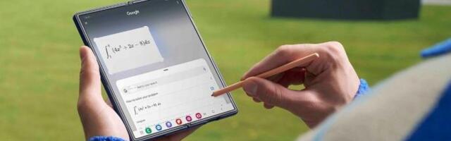 Samsung shows off the AI-powered note-taking and translation features of Galaxy phones