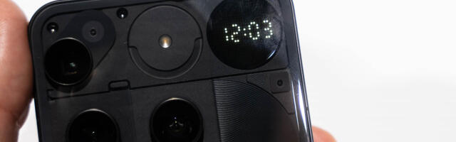 From selfie mirror to Magic 8 Ball, here’s what you can do with the Nothing Phone 3’s Glyph Matrix