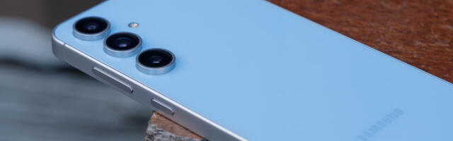 Galaxy S25 FE is looking a bit blue in its latest leak