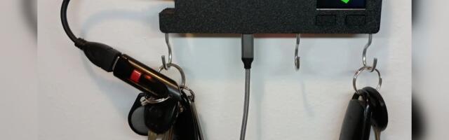 This Raspberry Pi keyholder will backup your flash drive data