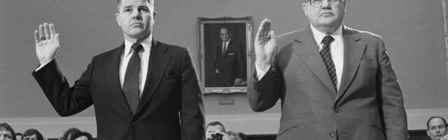 Серебро, металл цифровой эпохи, и история братьев Хант