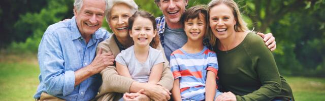 7 things lower middle class families did every single Sunday in the 1980s that cost almost nothing but created the kind of closeness wealthy families spend thousands trying to manufacture now