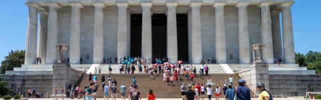 Tourist Arrivals to U.S. Drop Again – Now Just 80% of 2019 Levels