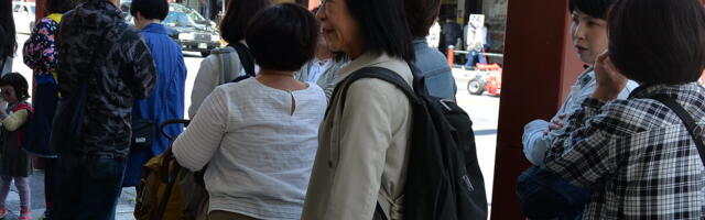 Chinese Group Tours Return to Japan But Lavish Spending Is Unlikely