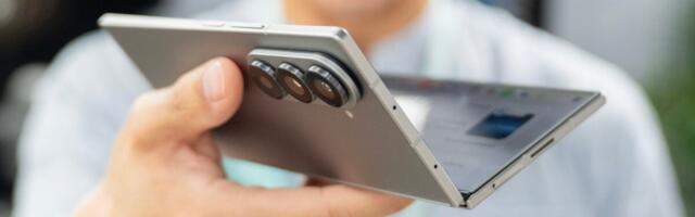 The Foldable iPhone Might Be ‘Small’