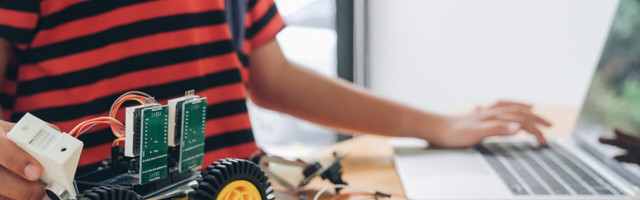 Want to code and build robots and other cool gadgets? This Raspberry training can help