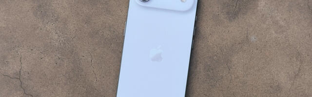 I ditched my new iPhone 17 Pro for the iPhone Air, and for the first time in years Apple has blown me away