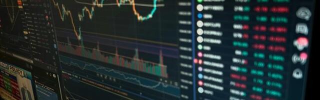 HYPE briefly overtakes Dogecoin, privacy tokens slide as US strikes on Iran rattle markets