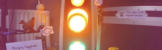 Anyone can control these IoT-enabled dorm room traffic lights