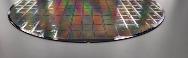 Semron raises $7.9M for AI chips with 3D packaging