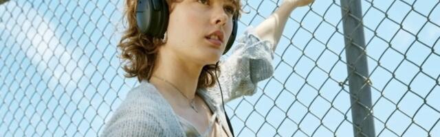 The Bose QuietComfort headphones are just $130, thanks to a refurbished deal at Woot