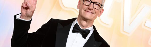 Tim Cook just gave Nike a much-needed holiday boost