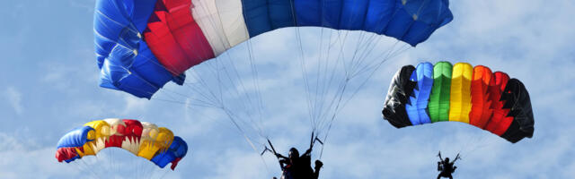 Air Force Fighter Pilot Shattered World Record With 104-Person Skydive Stunt