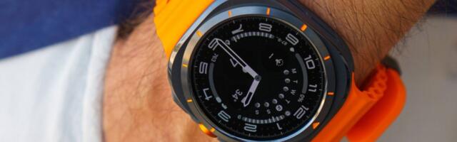 Samsung partners with a clinical research firm and will provide health data from its wearable devices