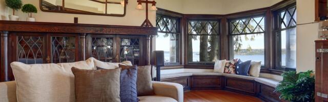 Interior designers share 6 living-room trends that'll be huge this year, and 2 on their way out