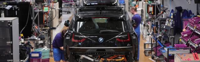 Car companies have an infuriating software problem