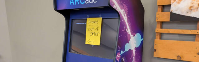 Intel ARCade machine showcases a NUC Extreme with Arc A770 GPU