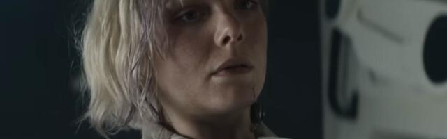 ‘Predator: Badlands’ Star Elle Fanning Thinks Genre Movies Are as Award-Worthy as the Rest of Cinema