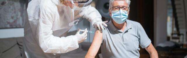 Biden Administration Wants Covid Vaccine Mandate for Foreign Travelers to Stay