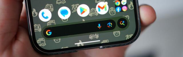 Google Makes Controversial Pixel Search Bar Change