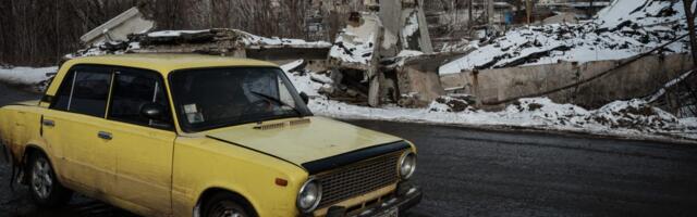 Russia's biggest carmaker is eyeing a 4-day workweek because sales are doing so poorly