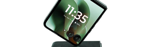 Motorola could follow the Samsung playbook with the Razr Plus 2025