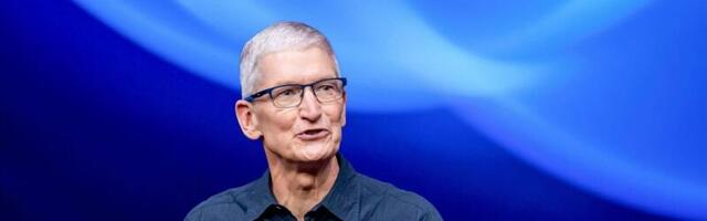 Apple loses more than $300bn in market value from Trump tariff hit