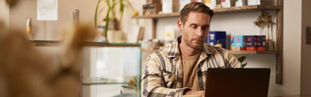 Stop Fundraising Like It’s 2021: The Bootstrapped Hybrid Model Is Quietly Winning