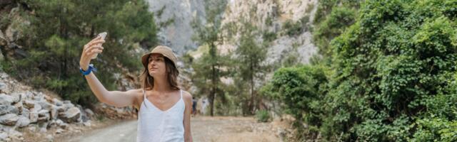 How eSIMs Bring Universal Mobile Data Access to Travelers