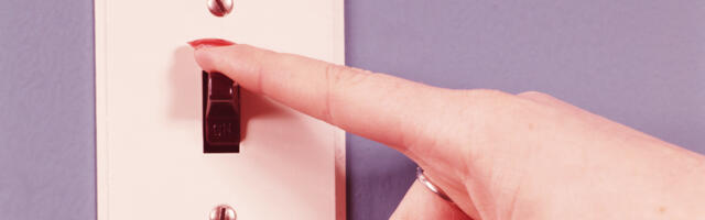 How Silent Light Switches Work (And Why They're Illegal In The US)