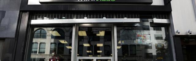 GameStop reportedly shuts down more than 400 US stores