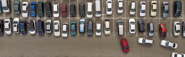 5 Parking Lot Etiquette Rules Every Driver Should Follow