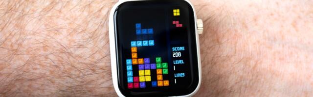 This Tetris-playing watch struggles with the one thing it should be great at
