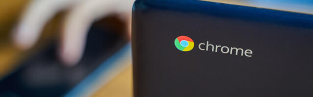 How To Transfer Photos From iPhone To Chromebook (3 Easy Ways)