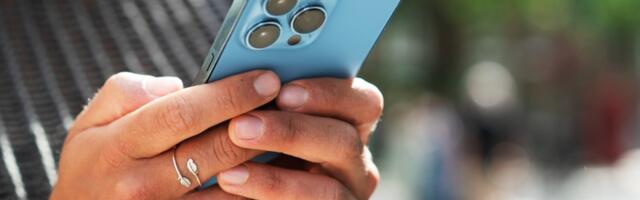 Why Your iPhone's Home Screen Is Blurry (And How To Fix It)
