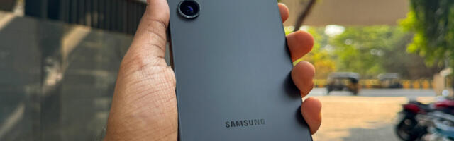 After a six-year hiatus, a Samsung Galaxy flagship has cracked the best-sellers list