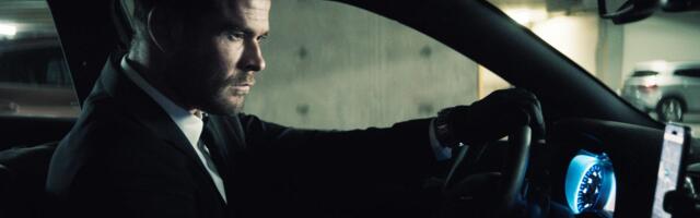 'That's actually Chris Hemsworth': Crime 101 writer-director reveals why the Marvel star did all of his own stunts in the new heist thriller movie