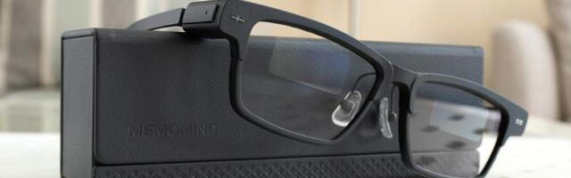 These camera-free smart glasses made me feel like Tony Stark