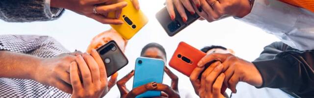 India's smartphone shipments grew by 25 per cent YoY in Oct-Dec 2023, led by Xiaomi, Vivo