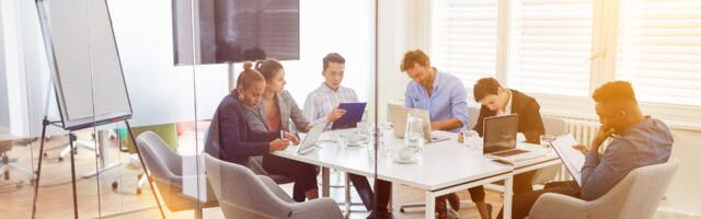 The habits that are ruining your focus aren’t always the obvious ones like social media or a messy desk, they’re the ones that feel productive, checking email before you’ve had a single original thought, saying yes to a meeting that could’ve been a message, and starting every morning inside someone else’s agenda