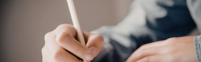 Psychology suggests if you still write things down on paper instead of your phone you aren’t resisting progress — you’ve found something that works and are practicing the increasingly rare skill of not replacing it simply because something newer arrived, and that skill, applied consistently, turns out to predict a surprising number of other things about how you make decisions